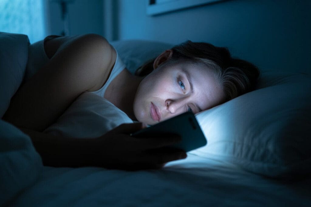 poor sleep and blood sugar disruption caused by screen use at night