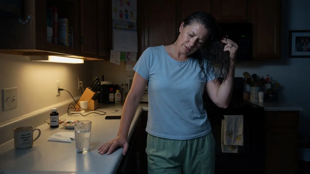 Hot Flashes Without Hormones: What Actually Works
